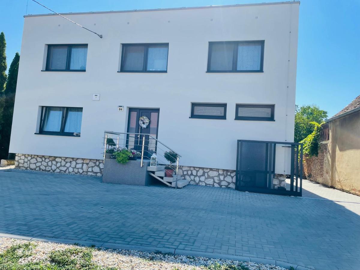 Apartmany Lednice Nejdek מראה חיצוני תמונה